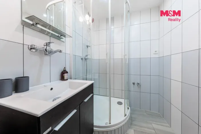 Prodej bytu 2+1, Karlovy Vary - Drahovice, Úvalská, 58 m2