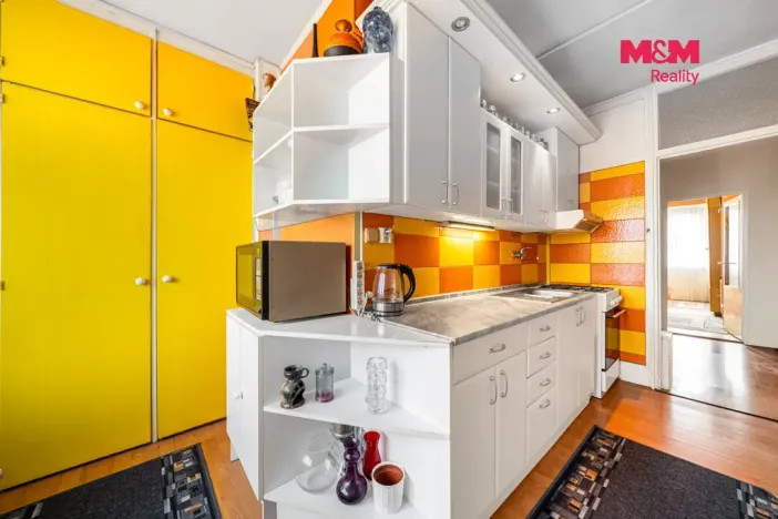 Prodej bytu 2+1, Karlovy Vary - Drahovice, Východní, 60 m2
