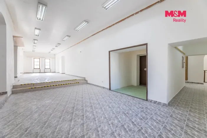 Prodej obchodního prostoru, Bruntál, nám. Míru, 550 m2