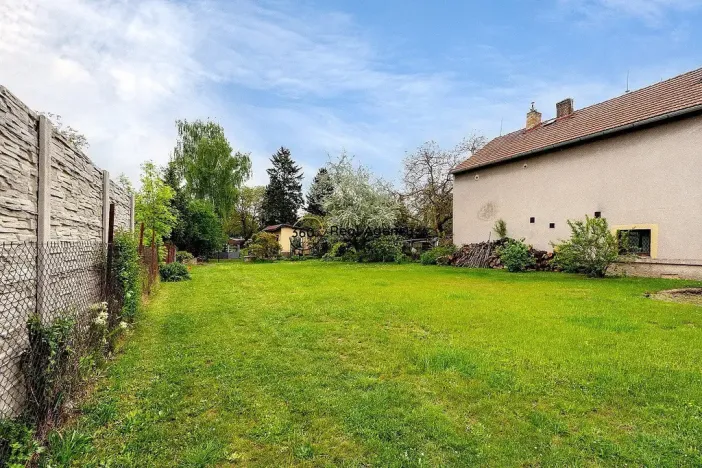 Prodej pozemku, Praha - Šeberov, K Hrnčířům, 1418 m2
