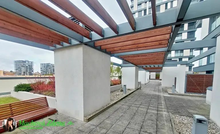 Pronájem bytu 1+kk, Praha - Žižkov, Olšanská, 33 m2