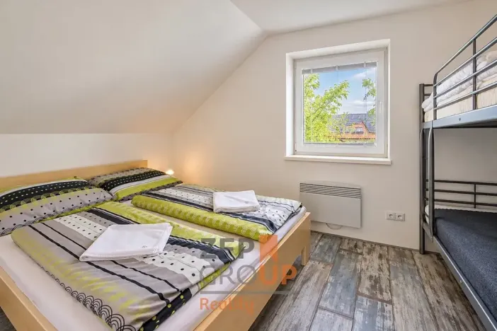 Prodej ubytování, Bavory, 289 m2